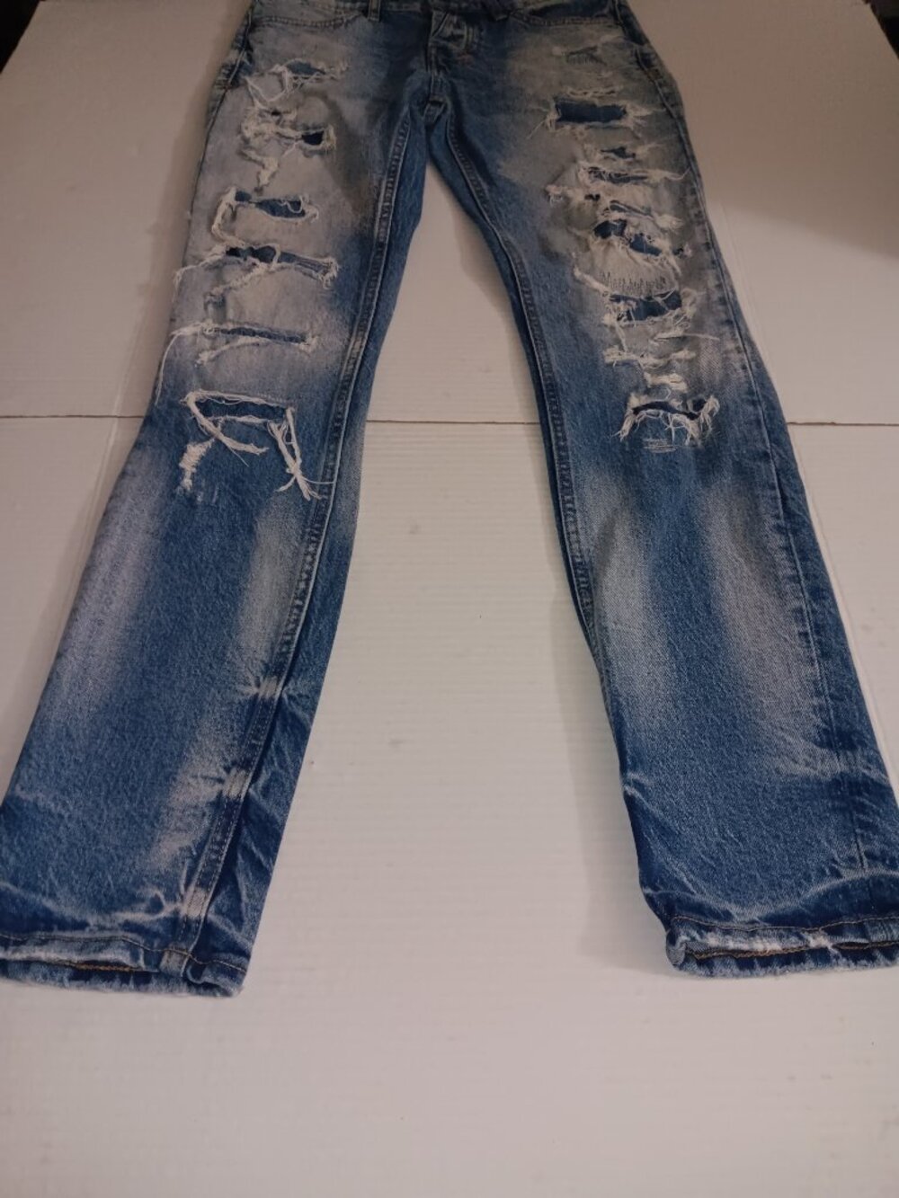 KSUBI BUTTON FLY DISTRESSED 31" WAIST DENIM JEANS - Picture 11 of 14